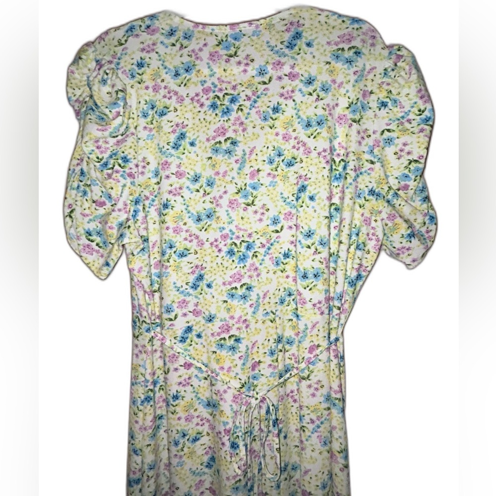 ASOS DESIGN short sleeve midi tea dress with ruched bust in pastel floral - Picture 6 of 6